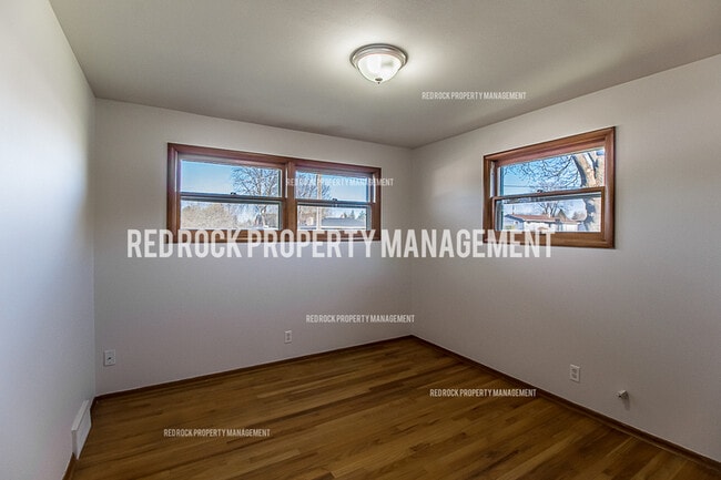 Building Photo - 416 N Bannen Rd