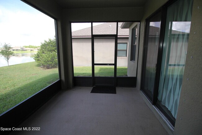 Building Photo - 884 Musgrass Cir
