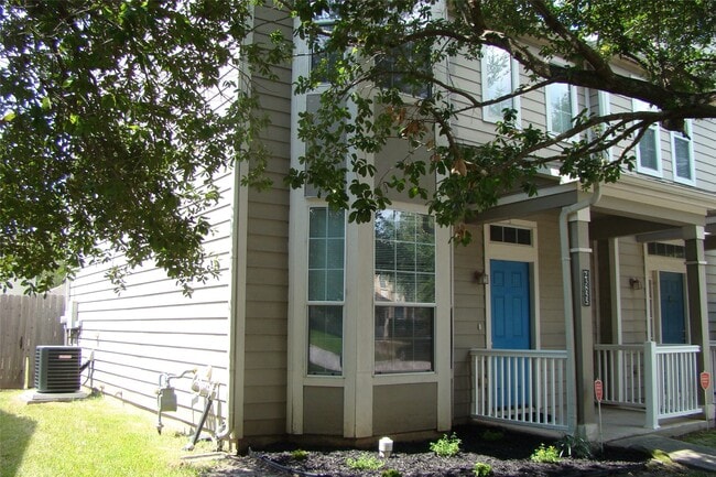 Building Photo - 23855 Pebworth Pl