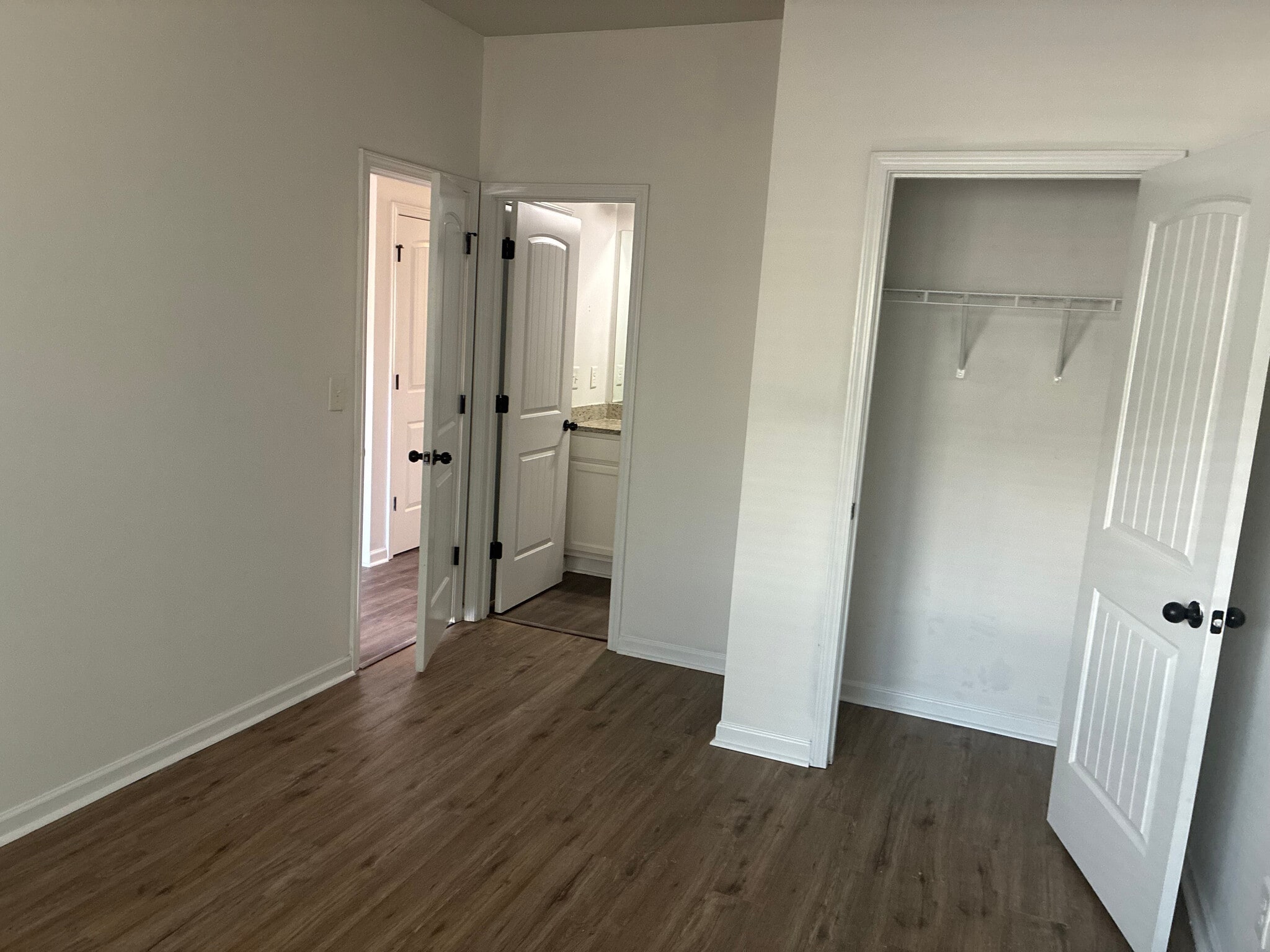 Building Photo - Room in Townhome on Bayrose Cir