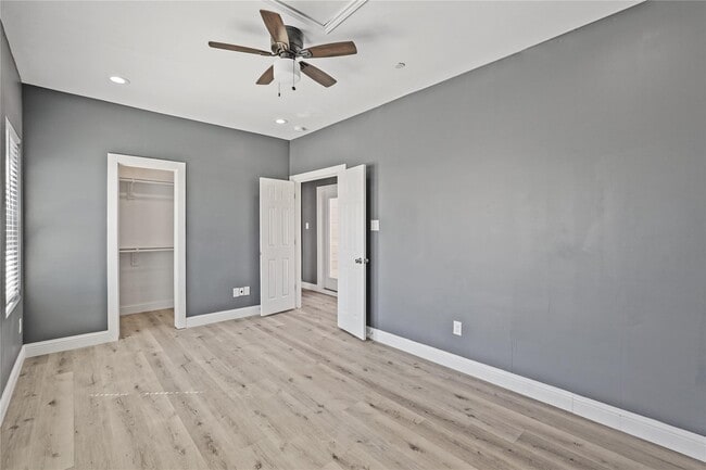 Building Photo - 2116 Bidwell Dr