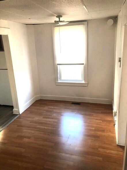 Building Photo - 713 E Michigan St