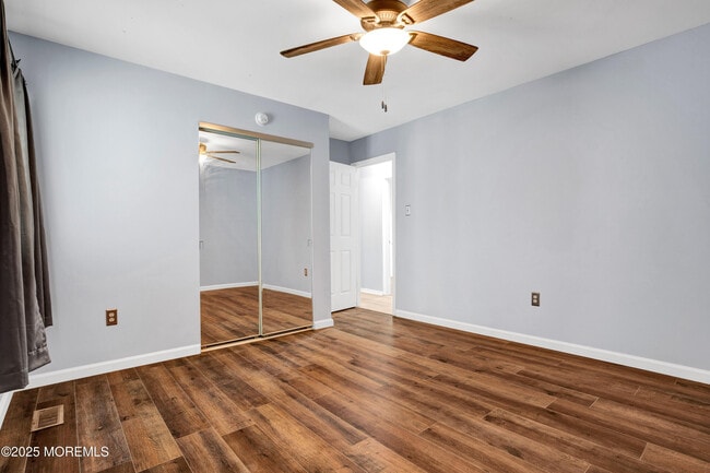 Building Photo - 207 Coville Dr