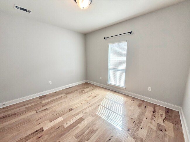 Building Photo - 7704 Ibiza Dr