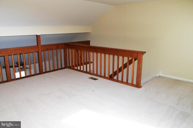 Building Photo - 422 Briar Creek Dr