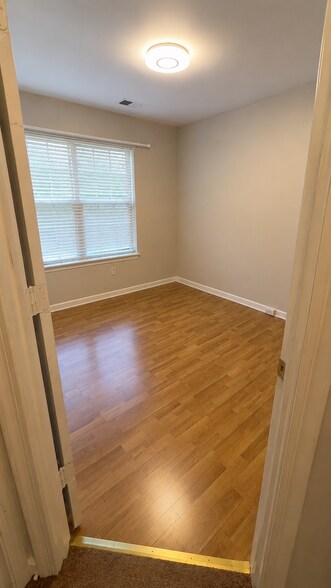 Building Photo - 46802 Lawnes Creek Ter