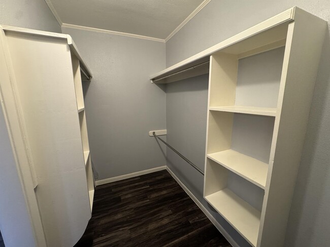 Building Photo - 626A Birchwood Ln