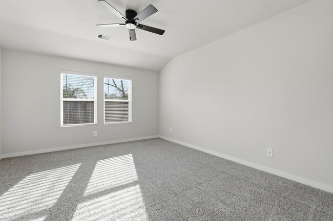 Building Photo - 18037 Martin Pines Dr