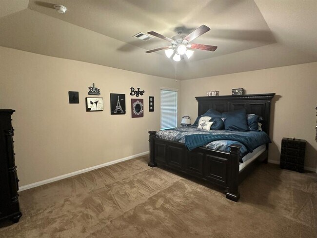 Building Photo - 16020 Fountainview Dr