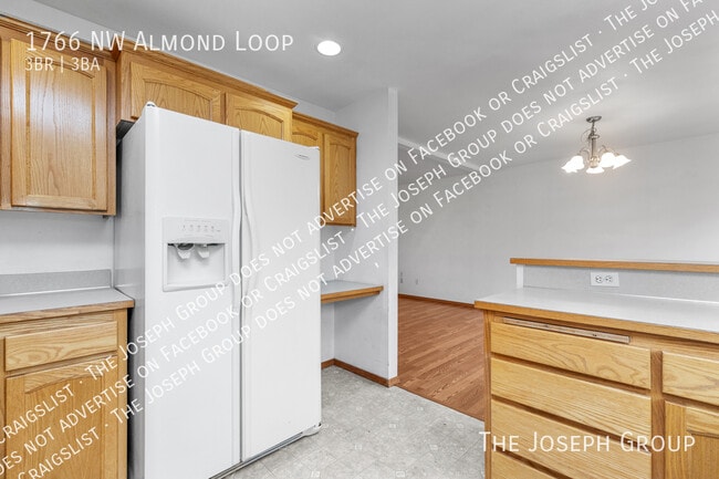 Building Photo - 1766 NW Almond Loop