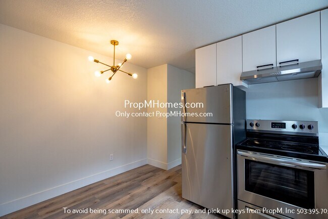 Building Photo - Well-Designed 1-Bedroom Duplex in Vibrant ...