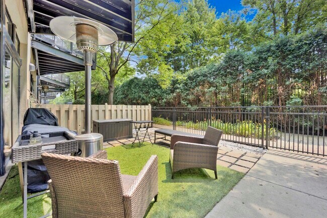 Building Photo - 1111 W 15th St