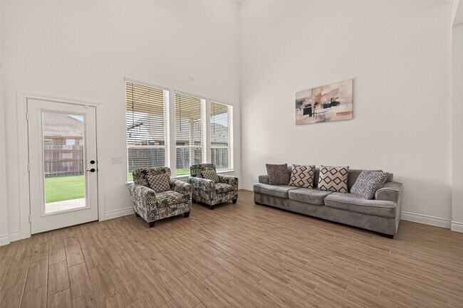 Building Photo - 7319 Woodlark Rdg Dr