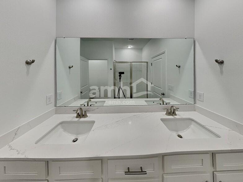 Building Photo - 14618 Cedar Trunk Ter