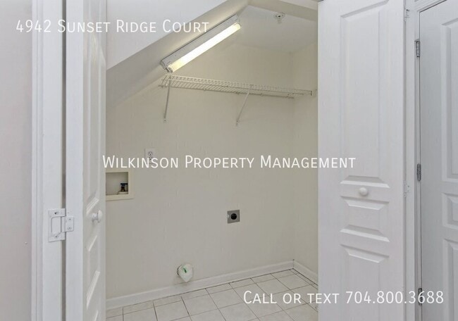 Building Photo - 4942 Sunset Ridge Ct