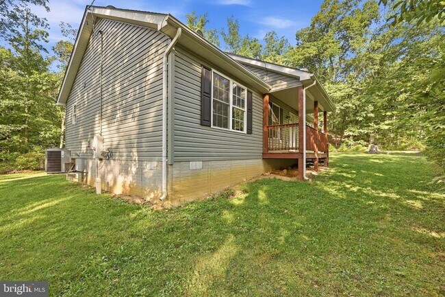 Building Photo - 101 Brier Rabbit Ct