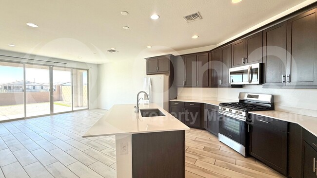 Building Photo - 5324 S 24th Ln