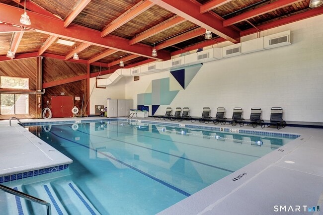 Building Photo - 355 Ledge Dr