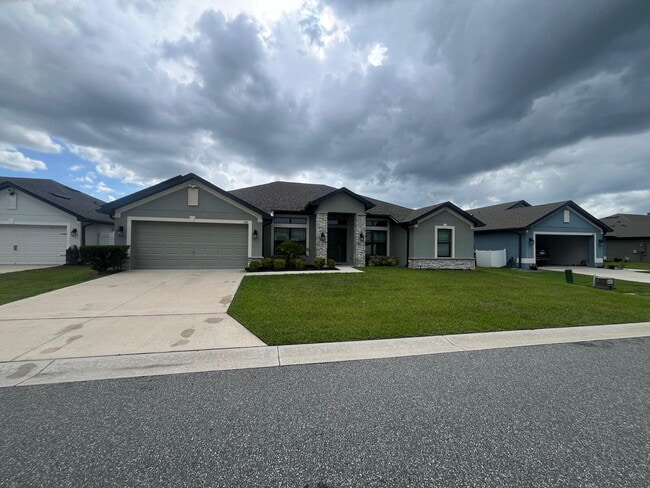 Building Photo - "Spacious 4-Bedroom Home in Mulberry's Heritage Park - 2 Full Baths & 2,211 Sq. Ft. of Comfort!"