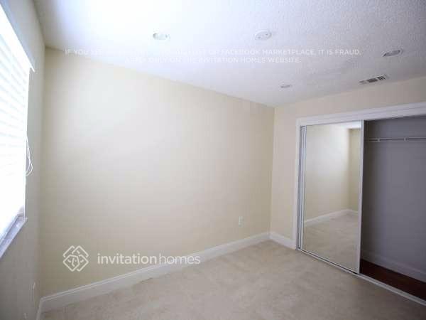 Building Photo - 11360 NW 37th Pl