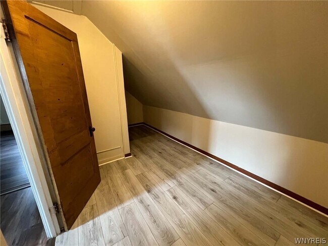 Building Photo - 98 Freund St