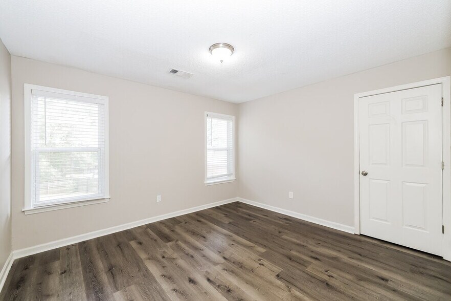 Building Photo - 4924 W Hedgewall Cir