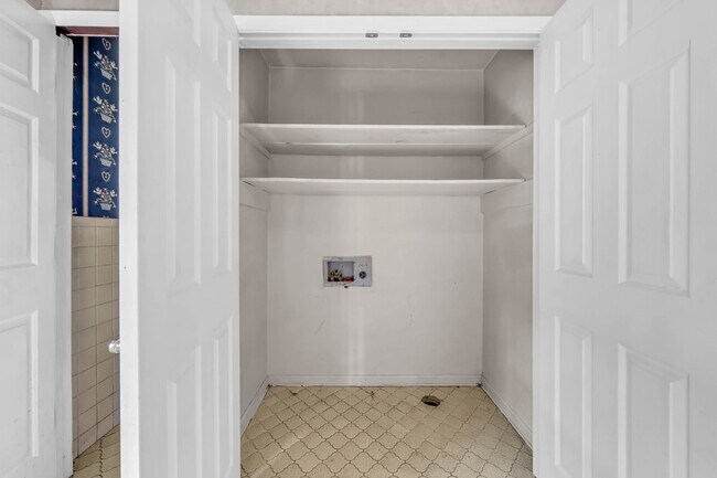 Building Photo - spacious 4-bedroom, 2.5-bath home featuring a 2-car garage and fresh updates throughout.