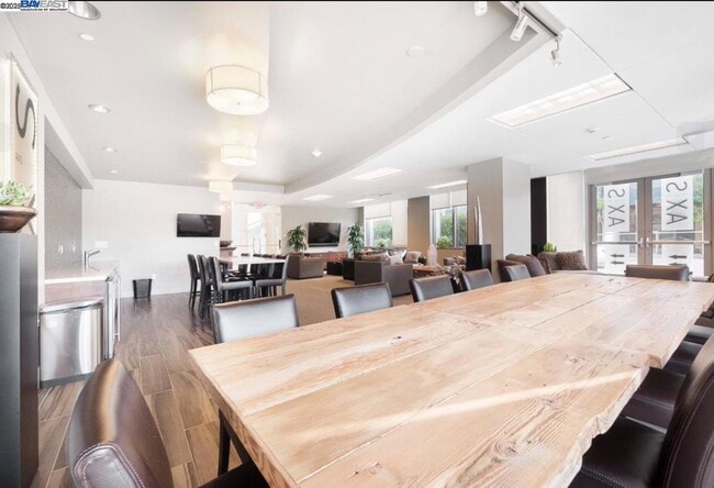 Building Photo - 38 N Almaden Blvd