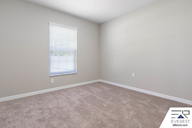 Building Photo - 10 Wildwood Pl