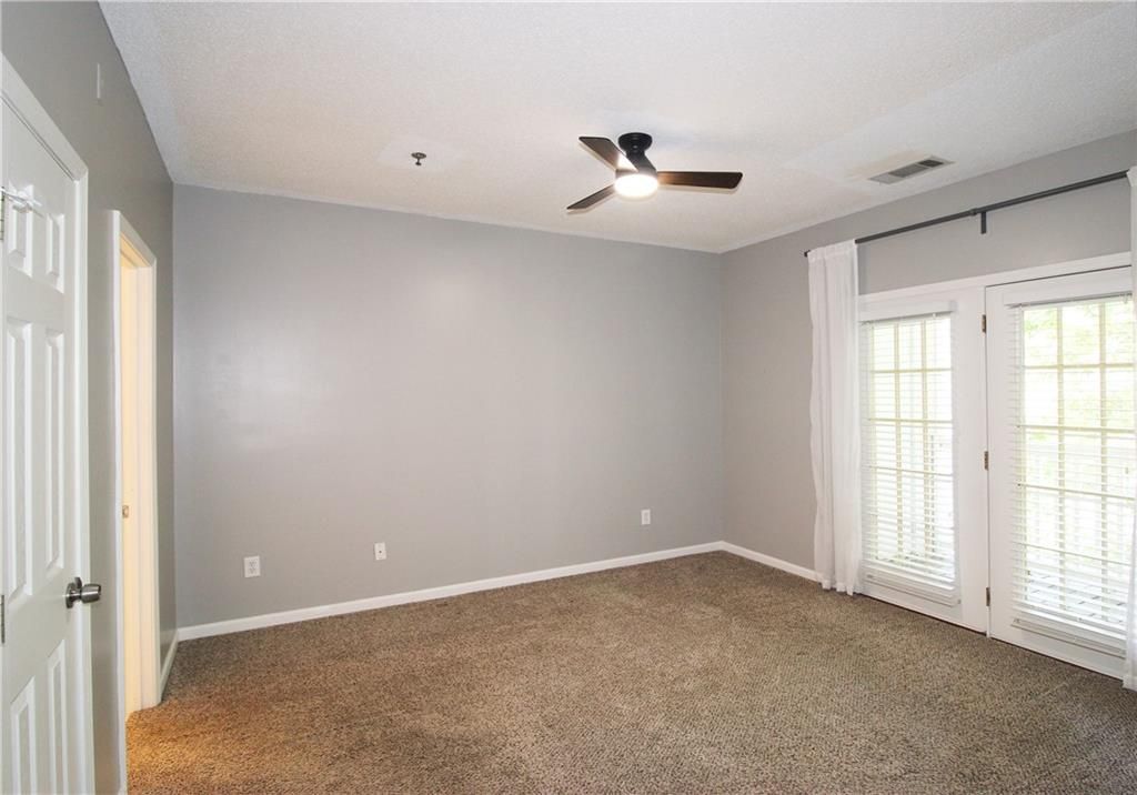 Building Photo - 210 Spring Heights Ln