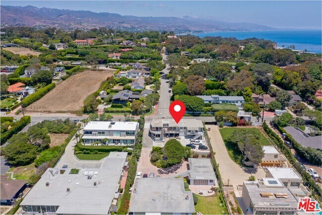 Building Photo - 7275 Birdview Ave