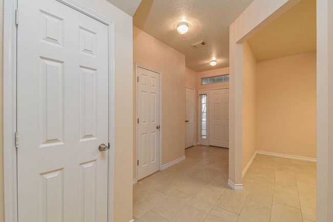 Building Photo - 29704 Sullivan Oaks Dr