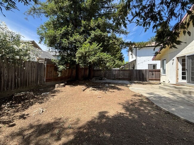 Building Photo - 374 Aaron Cir