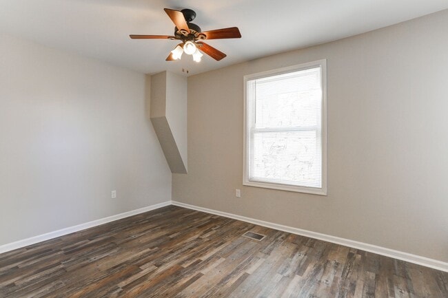 Building Photo - 175 S Enola Dr