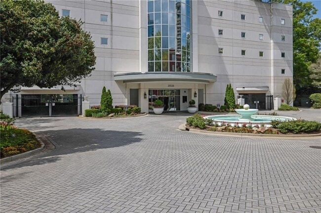 Building Photo - 2828 Peachtree Rd NW
