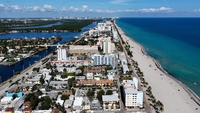 Building Photo - 2005 Jefferson St