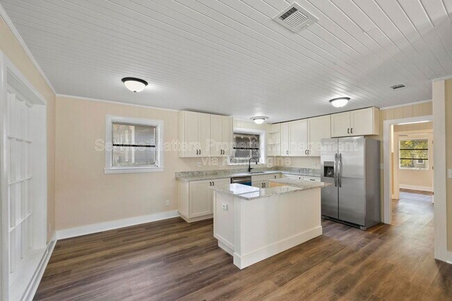 Building Photo - 1922 W Gregory St