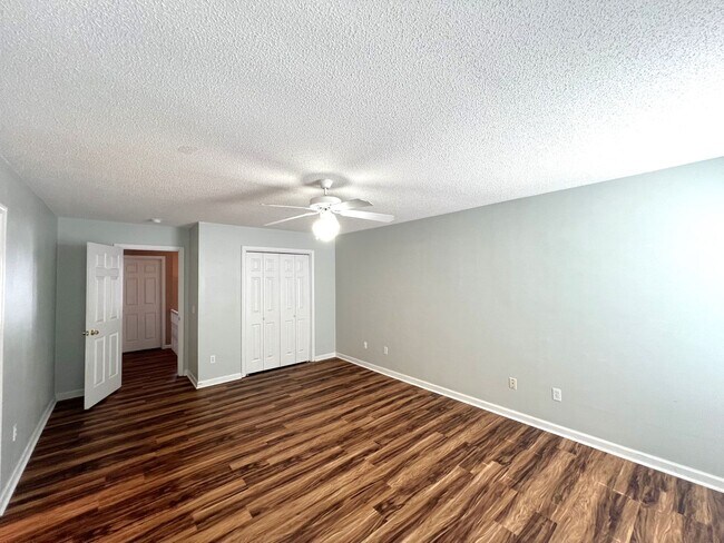 Building Photo - 161 S Spring View Dr