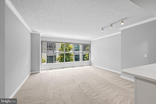 Building Photo - 777 7th St NW