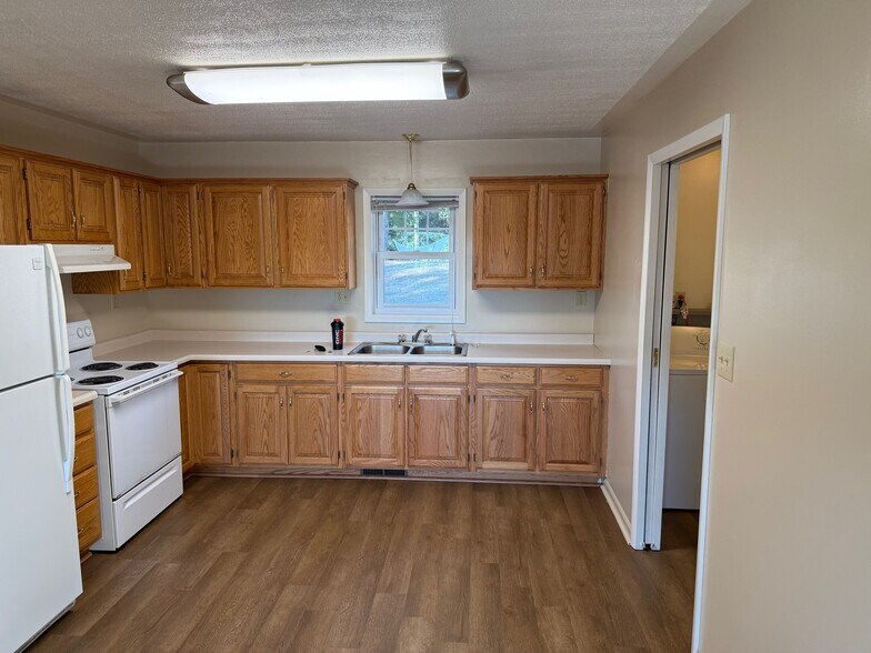 Building Photo - 109 Campbell Ln