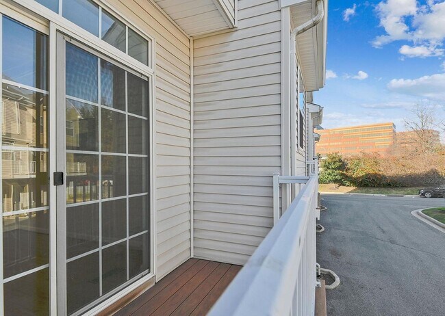 Building Photo - 543 Ensemble Ct