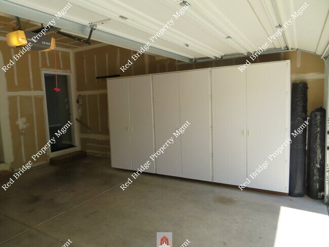 Building Photo - 18385 SW Swanstrom Dr