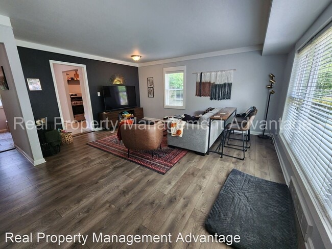 Building Photo - 4 br, 2 bath House - 23045 Church St.