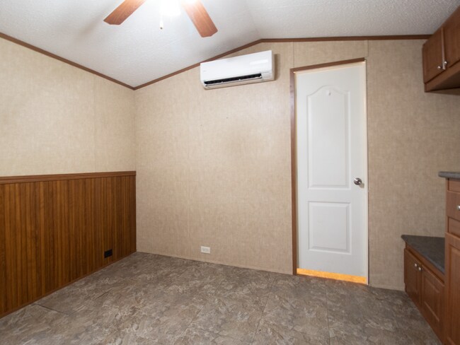 Building Photo - Cozy 1BD/1BTH Home in Spencer!
