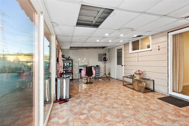 Building Photo - 11377 Gaynor Ave