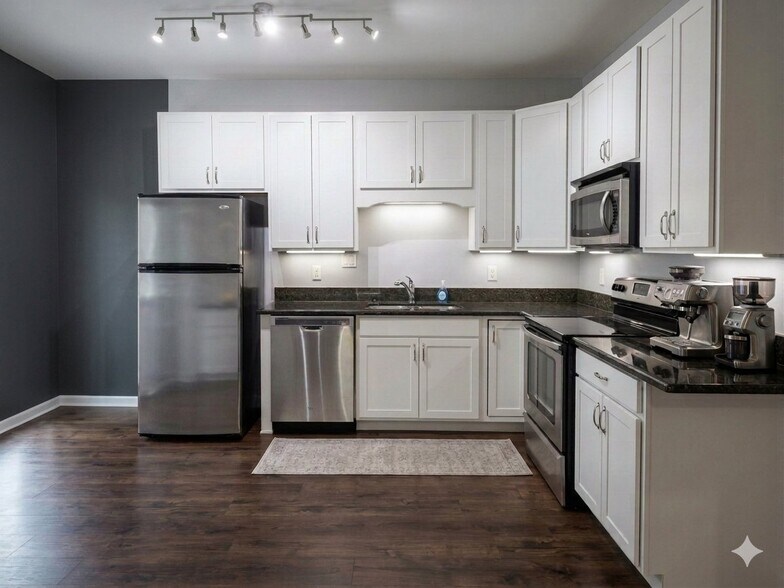 Building Photo - 885 Forest Ave