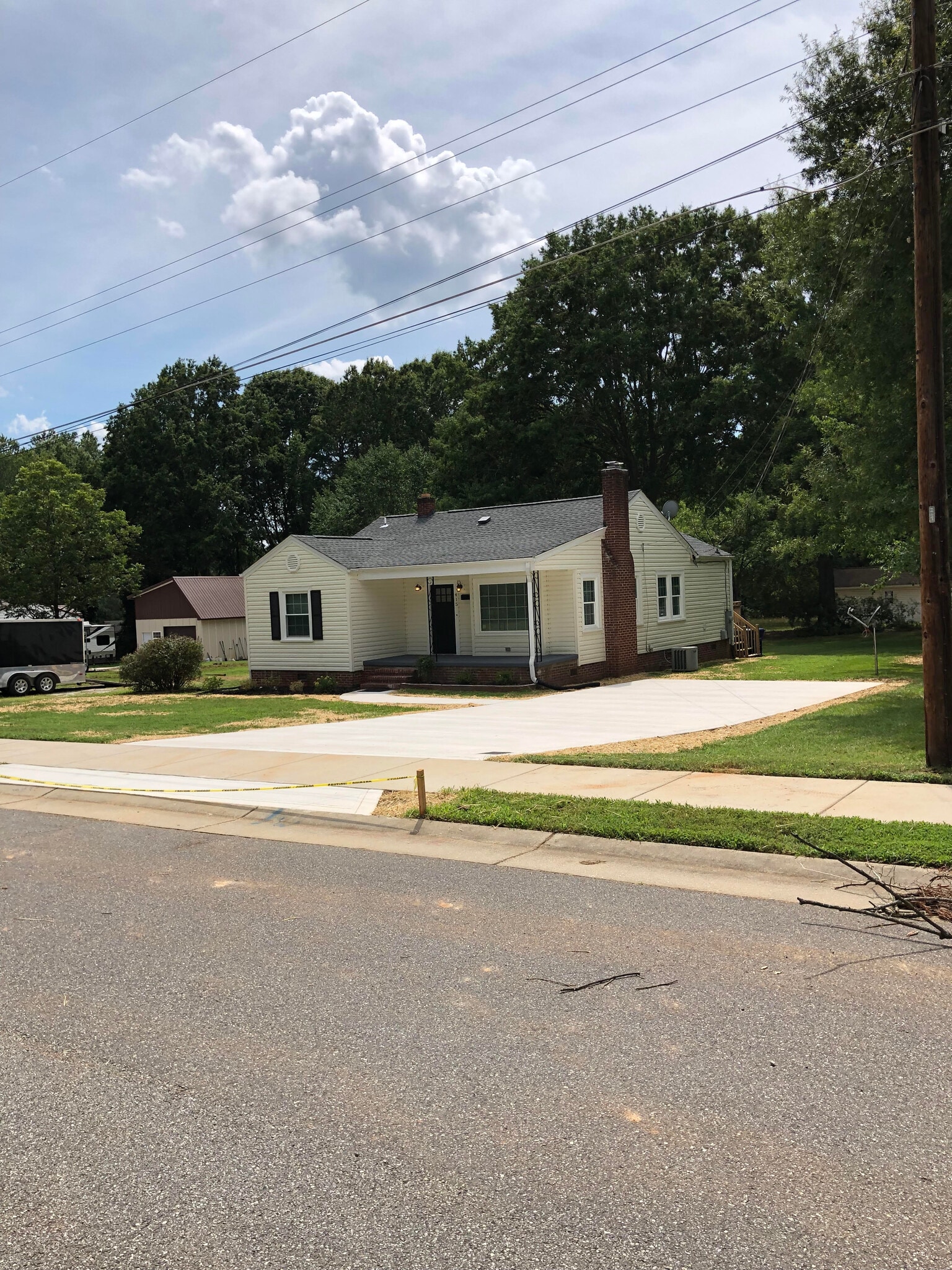 Building Photo - 415 Ogburn St