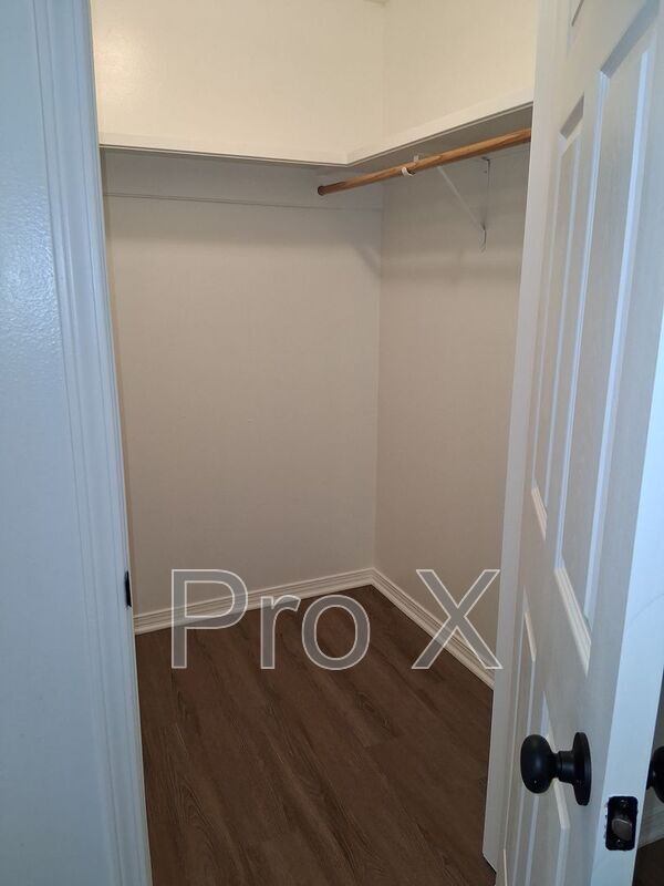 Building Photo - 1403 Camellia Dr