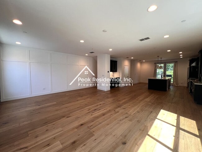 Building Photo - Elevated Luxury Living in This Updated 3BD/3.5BA Downtown Home with Private Rooftop