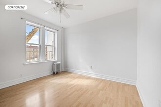 Building Photo - 728 41st St